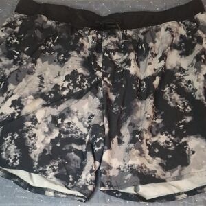 Women's Black and Gray Patterned Shorts size 2XL